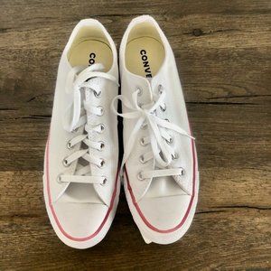 WHITE CONVERSE LOW TOP SNEAKERS SIZE 9.5 (NEW)